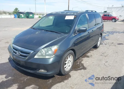 2005 Honda Odyssey Touring z USA, uszkodzony, nr VIN 5FNRL38855B091754